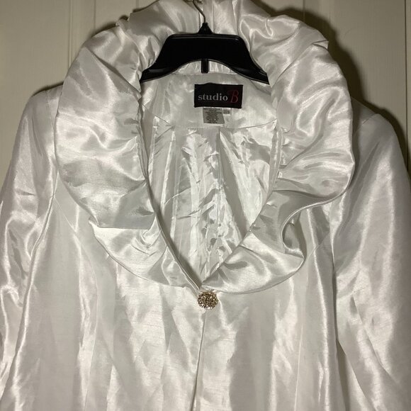 Studio B Womens Satin White Oversized Beautiful Jacket - Picture 7 of 9